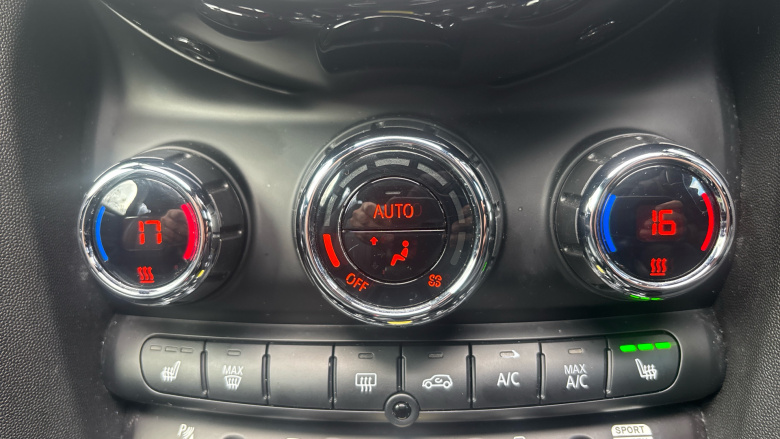 MINI Hatchback 135kW Cooper S Level 3 33kWh 3dr Auto Electric Hatchback